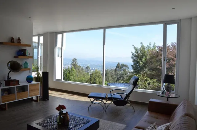 Venta de Residencia de Lujo en Tumbaco - Pacho Salas con Vista Incomparable — imagen 4
