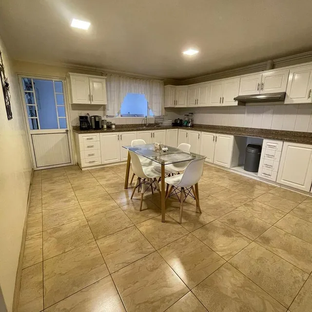 Hermosa Casa en Venta, Sector Cebollar, Azuay — imagen 5