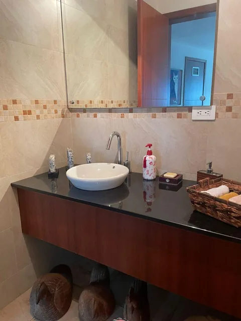 Vendo Hermoso Dept González Suárez Increíble Vista Balcón $220, 000 Dos Dorm. Pueden Ser Tres — imagen 3