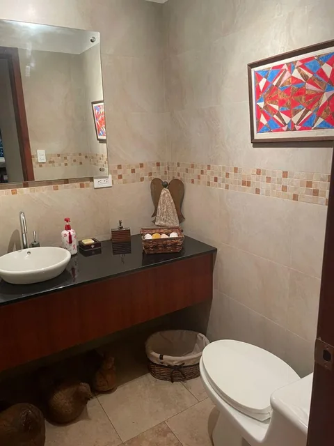 Vendo Hermoso Dept González Suárez Increíble Vista Balcón $220, 000 Dos Dorm. Pueden Ser Tres — imagen 2