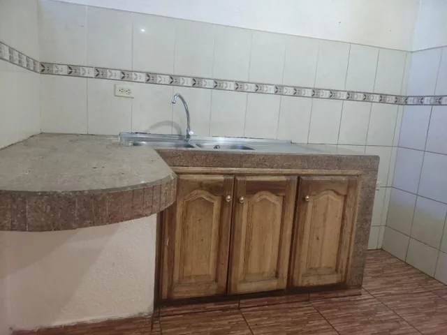 Casa Rentera en Venta Zabala, Calderon — imagen 4