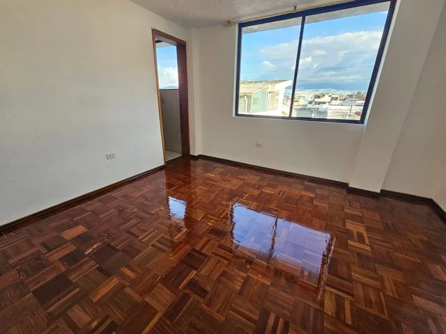 Venta Departamento de 128 m² 3 Dorm. La Florida, Ex Aeropuerto, Calle Shuaras Parqueadero — imagen 3