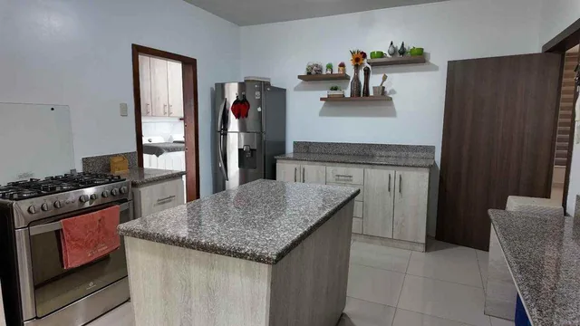 Casa de Venta en Manta Zona Sur en Condominio L/f, Manabí — imagen 4