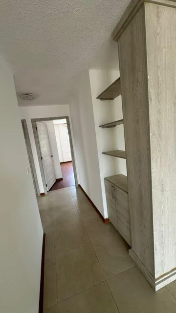 Hermoso Departamento de 3 Dorm. en Venta en El Barrio Santa Ines Cumbaya — imagen 4