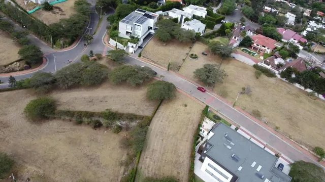 Terreno en Venta en Exclusiva Urbanización Privada de Cumbayá — imagen 3