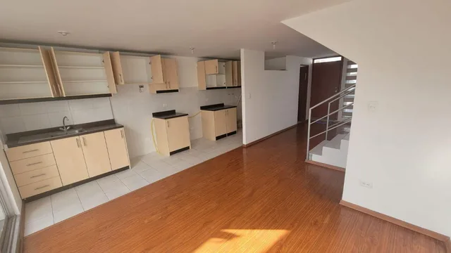 Casa de Venta en El Sector San Isidro del Inca de 95 m con Patio Privado — imagen 4