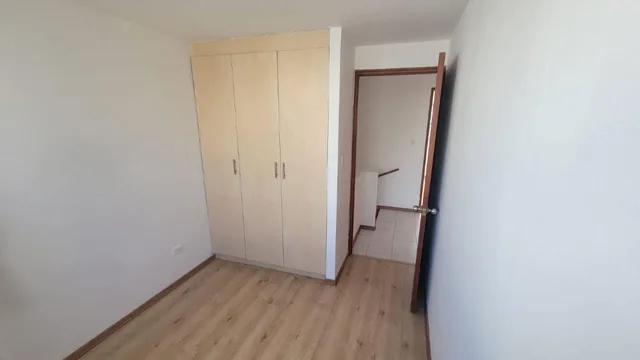 Casa de Venta en El Sector San Isidro del Inca de 95 m con Patio Privado — imagen 2