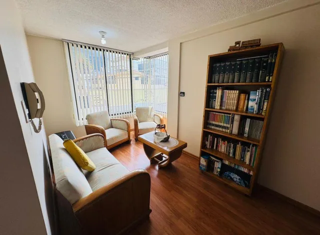 Duplex en Venta, Dos Plantas, en El Sector Av La Prensa — imagen 4