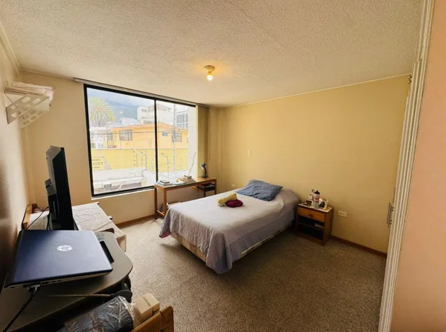 Duplex en Venta, Dos Plantas, en El Sector Av La Prensa — imagen 2