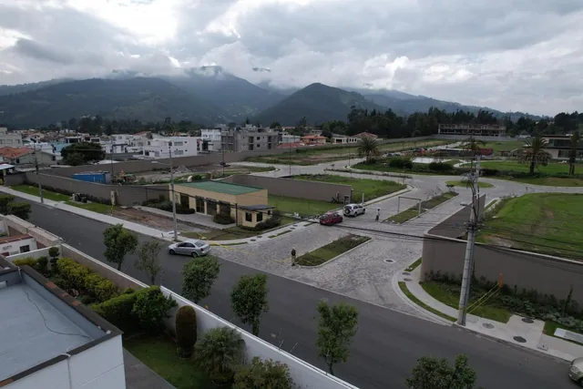 Vendo Lote Unifamiliar en Cumbaya - Urbanización Santa Mónica — imagen 5