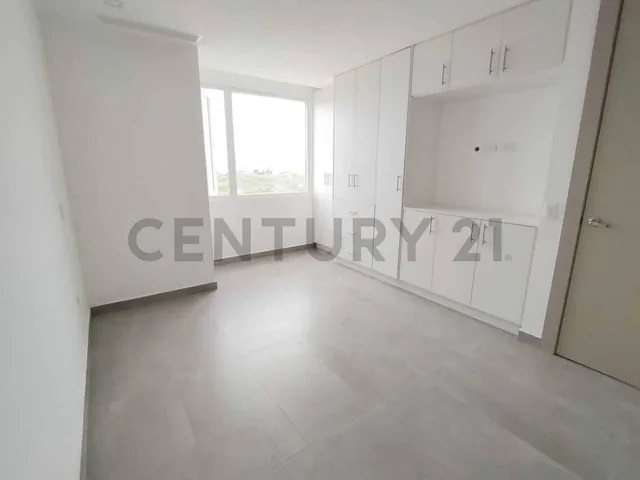 Se Vende Departamento de Lujo con Vista Al Mar en Edificio Riva Di Mare - Manta, Manabí — imagen 4