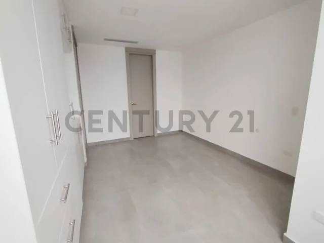 Se Vende Departamento de Lujo con Vista Al Mar en Edificio Riva Di Mare - Manta, Manabí — imagen 3