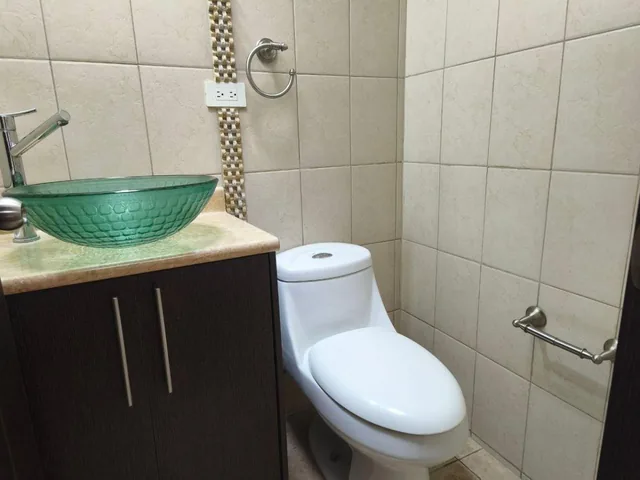 Departamento en Venta, Dentro de Urbanización Sector Embajada Americana Solca, Junto Al Colegio Sek — imagen 5