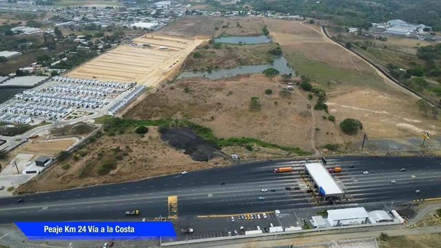 Vendo Terreno 120.000 m² Pasando Peaje Chongón Vía a La Costa 180 m de Frente, Guayas — imagen 2