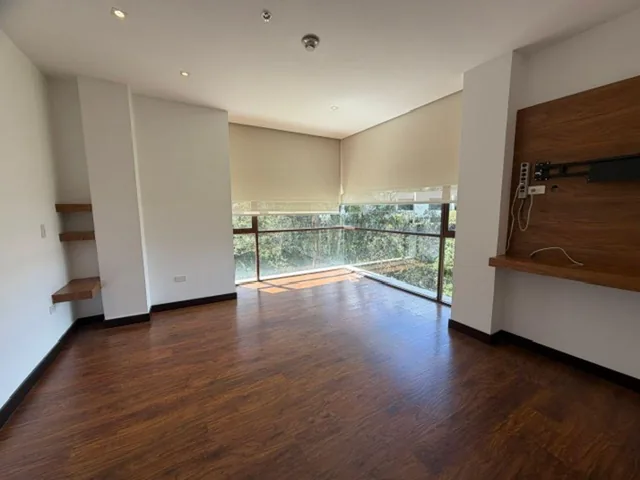 Vendo Luminoso Departamento por Estrenar Sector La Cerámica Tumbaco — imagen 4