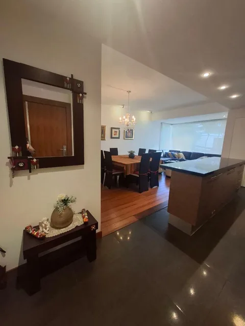 Vendo Moderno Departamento - Sector González Suárez — imagen 5