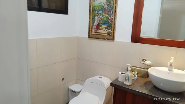 Casa con 3 Recámaras en Venta en Mitad del Mundo, 192 m² Terreno — imagen 2