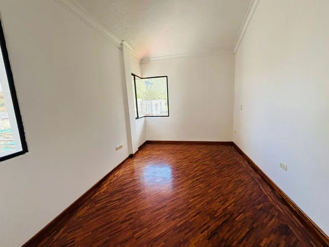 Casa en Venta en La Pampa - Pomasqui. casa en Venta – Jardines de La Pampa, Quito — imagen 4