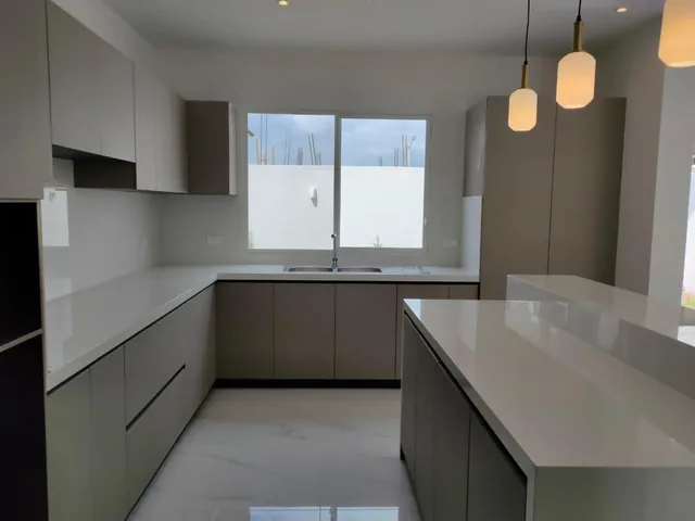 Casa de Venta en La Urbanización Porto Alegre, Vía a La Costa, de Estreno. Guayas — imagen 4