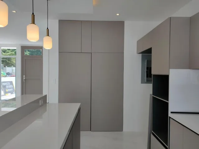 Casa de Venta en La Urbanización Porto Alegre, Vía a La Costa, de Estreno. Guayas — imagen 3