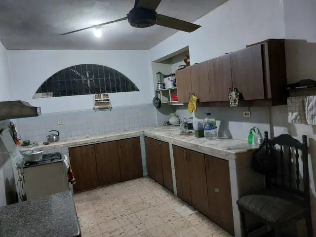 Casa Rentera de Venta, Centro de Guayaquil, 5 Locales, 3 Departamentos, Guayas — imagen 2
