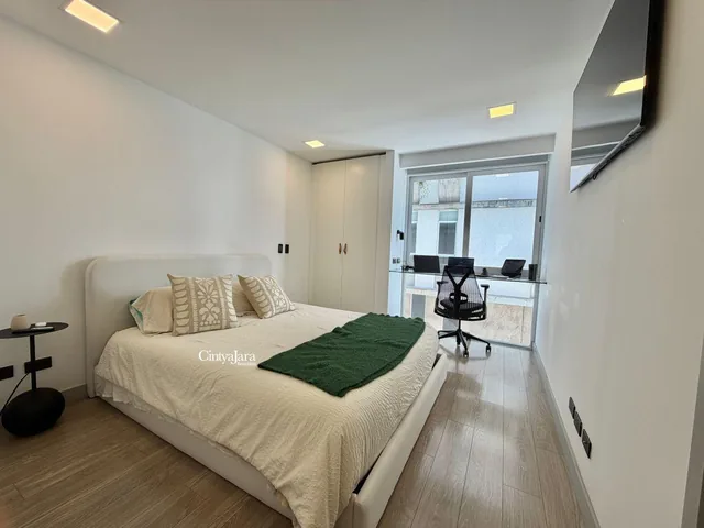 Departamento de Lujo, Como Nuevo, Sector González Suarez, 1 Dorm, Venta — imagen 3