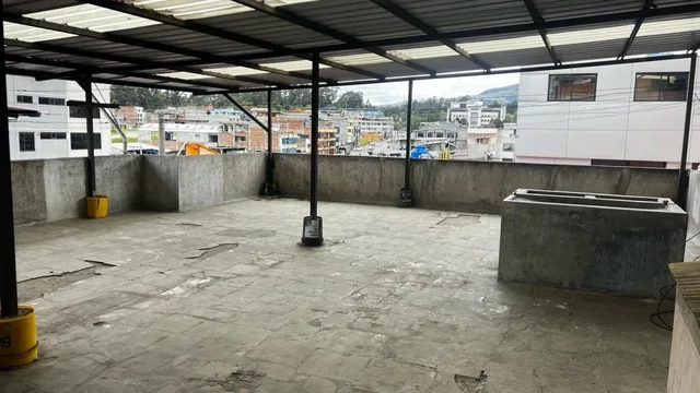 Departamento Sur de Quito Primer Piso 4 Dorm., Sala Comedor, Cocina, Parqueadero — imagen 2