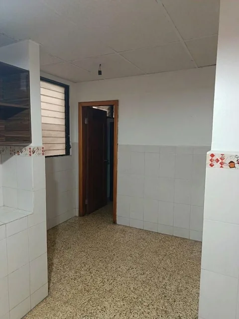 Vendo Departamento en Primer Piso Alto en Urdesa Central, Guayas — imagen 3