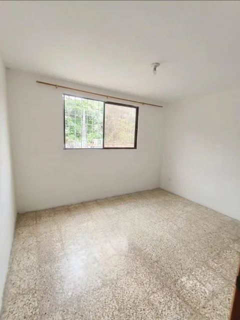 Vendo Departamento en Primer Piso Alto en Urdesa Central, Guayas — imagen 2