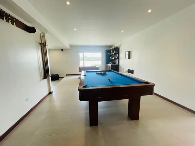 Casa de Una Planta con Piscina en Urbanización — imagen 4