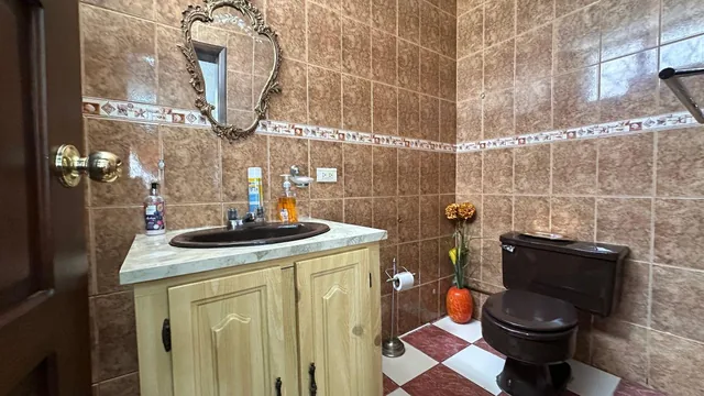 Casa Esquinera en Venta – Monteserrín | Ideal Para Comercio o Vivienda — imagen 5