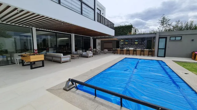 Hm Sa/ Tumbaco! Hermosa Casa Moderno/minimalista de 650 m² en Venta 980.000 Usd — imagen 2