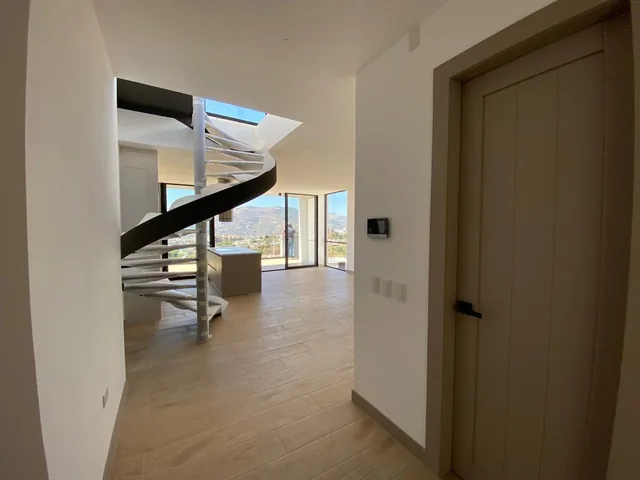 Hermoso Departamento con Terraza Privada - Cumbaya — imagen 3