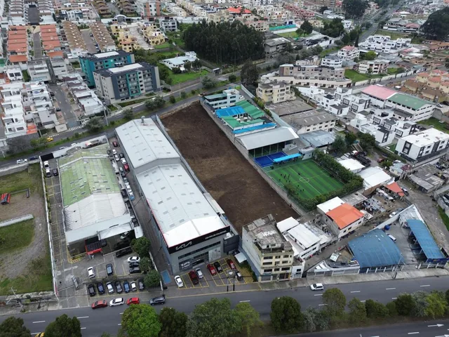 Santa Lucia Alta Terreno de 2.990 m, 5 Pisos, Frente de 33 m — imagen 2