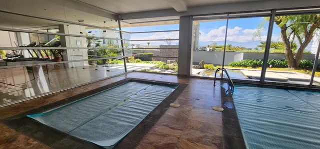 Venta Departamento 3 Dorm. Lomas de Monteserrin Terraza Piscina Estar Estu — imagen 2