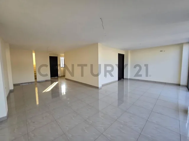 Venta Casa con Jacuzzi en Urb. Mallorca Village, La Aurora, Guayas — imagen 5