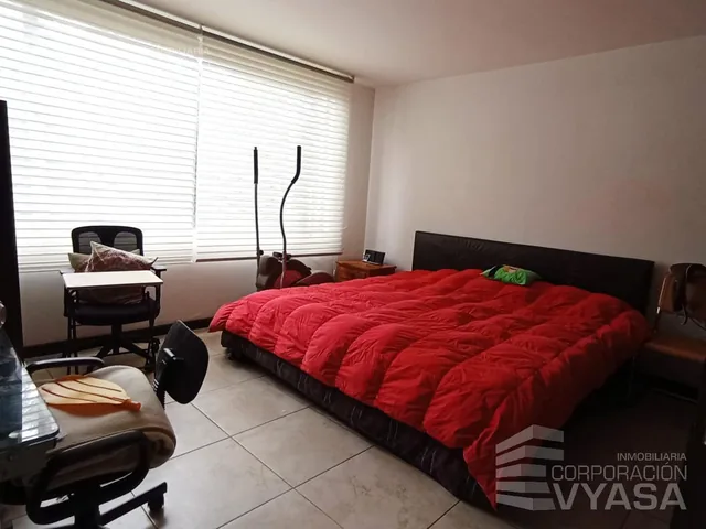Cumbayá - Hermosa Casa en Venta de 225 m² de 3 Dorm. — imagen 2