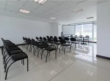 Oficina en Venta de 80 m² Sector La Carolina, Centro Norte, Entrega Inmediata — imagen 2