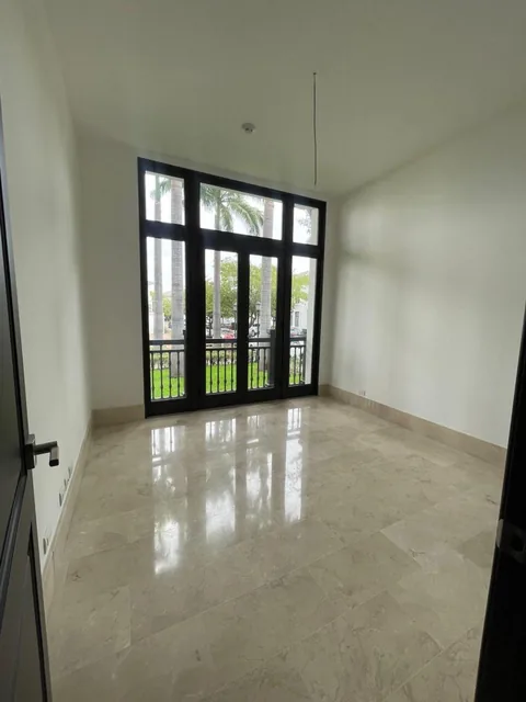 Plaza Lagos. Torre Harbor Planta Baja Vendo Departamento 356 m² Vista Al Lago, Guayas — imagen 3