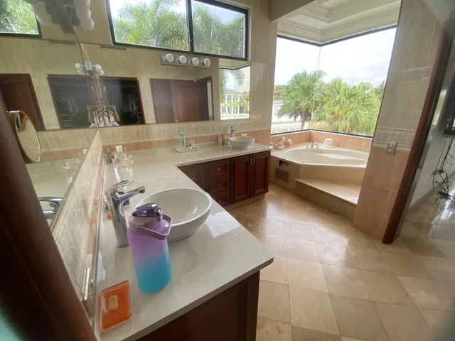 Venta Hermosa Casa Vista Al Rio - Urb. El Rio #103 - Samborondón, Guayas — imagen 3