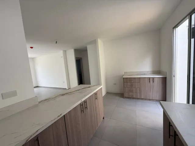 Vendo Departamento Planta Baja de Estreno en Costa Gardens, Guayas — imagen 2