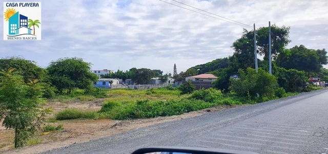 Vendo Bonito Muy Ubicada en La Calle Principal en Ballenita — imagen 3