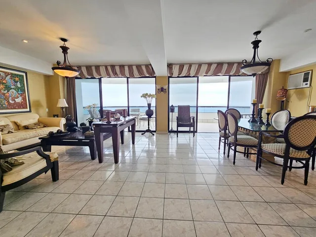 Vendo Lindo Departamento con Amplio Balcon Vista Al Mar en Salinas — imagen 4