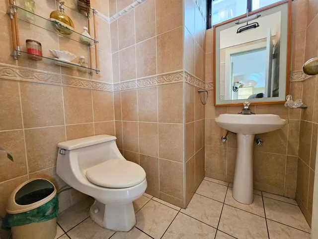 Vendo Lindo Departamento con Amplio Balcon Vista Al Mar en Salinas — imagen 3