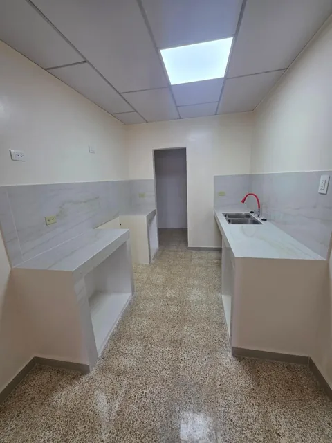 Vendo Departamento Remodelado en Los Ceibos, Parqueo, Guayas — imagen 5