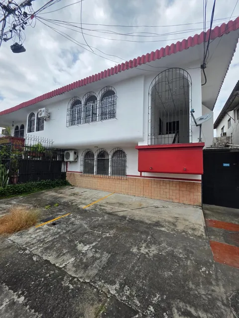 Vendo Departamento Remodelado en Los Ceibos, Parqueo, Guayas — imagen 3