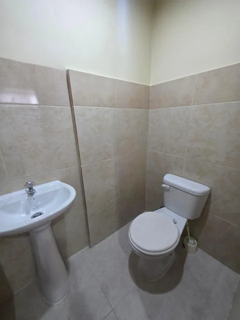 Vendo Departamento Remodelado en Los Ceibos, Parqueo, Guayas — imagen 2