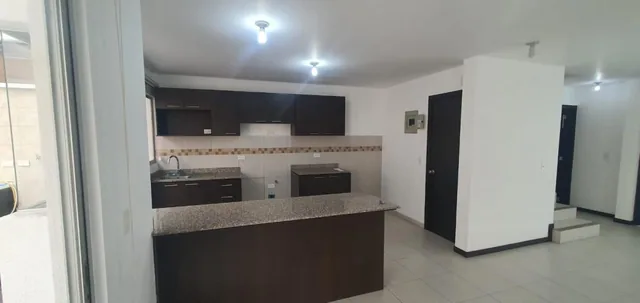 Vendo - Bonita Casa Dentro de Conjunto - La Armenia — imagen 5