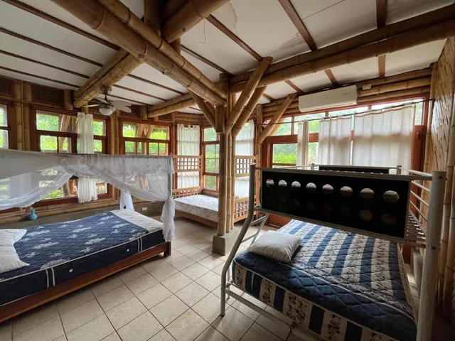 Vendo Terreno Que Incluye Hosteria Al Pie del Mar en Ayampe Ecuador, Manabí — imagen 2