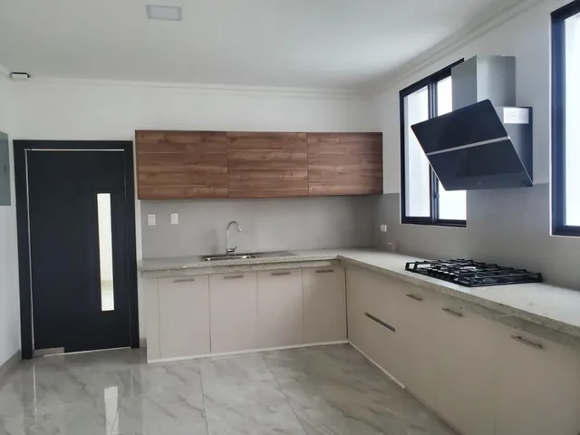 Casa de Venta en La Urbanización Condado de Vicolinci, Diseño Contemporaneo, Guayas — imagen 5